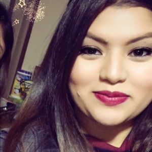 Meet your Posher, Daniela